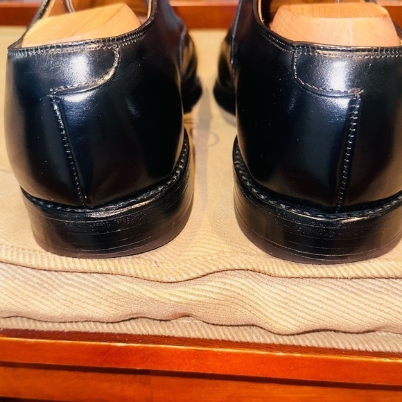 Allen Edmonds Byron Black Cap Toe Oxfords. - Picture 4 of 12